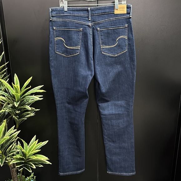 Levi Strauss Signature Mid rise,straight leg, blue jeans,5 pocket, Belt loop - Picture 6 of 9